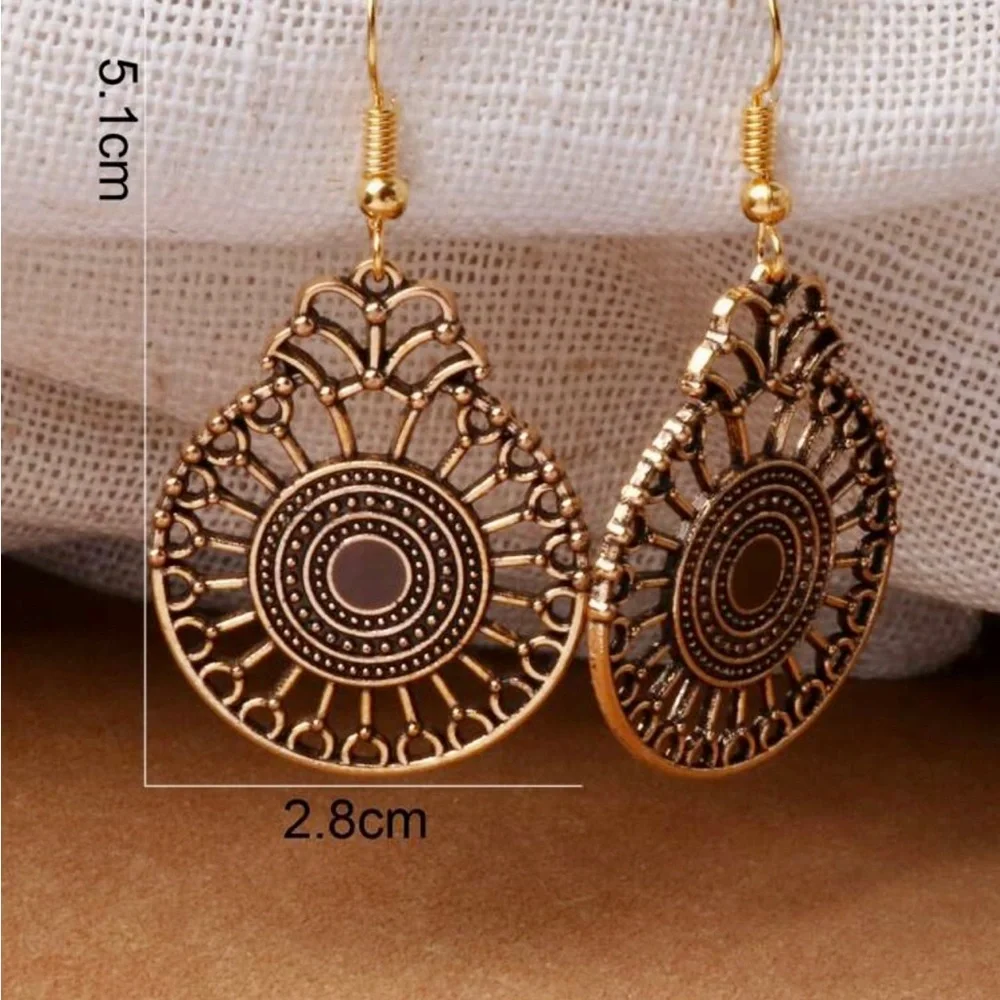 Bronze/Brown Lacquer Boho Hollow out drop earrings. - Picture 3 of 4